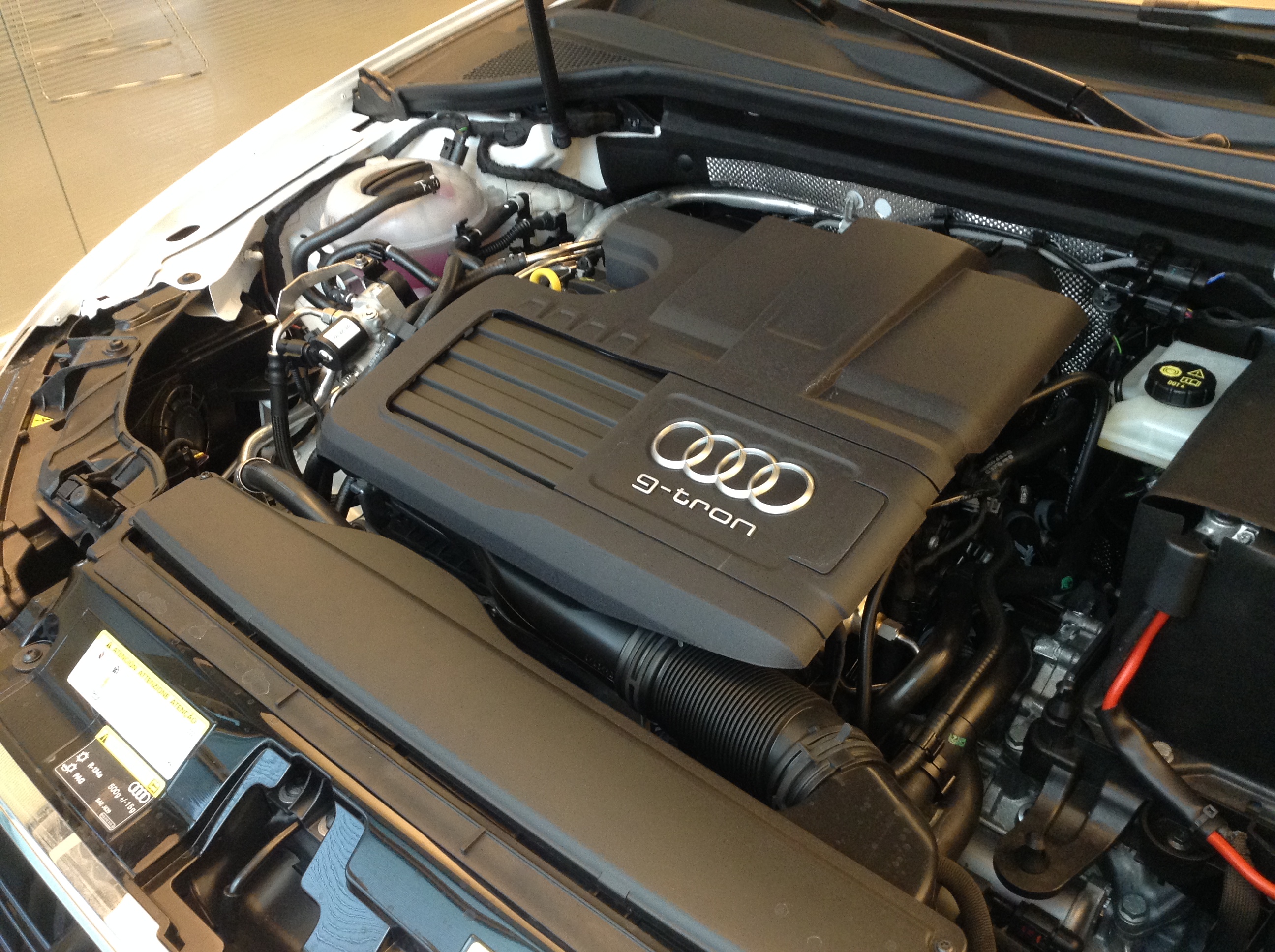 Audi A3 g-tron engine, Audicafe
