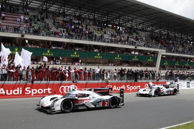 Il celebre arrivo in parata della 24h di Le Mans, 2014