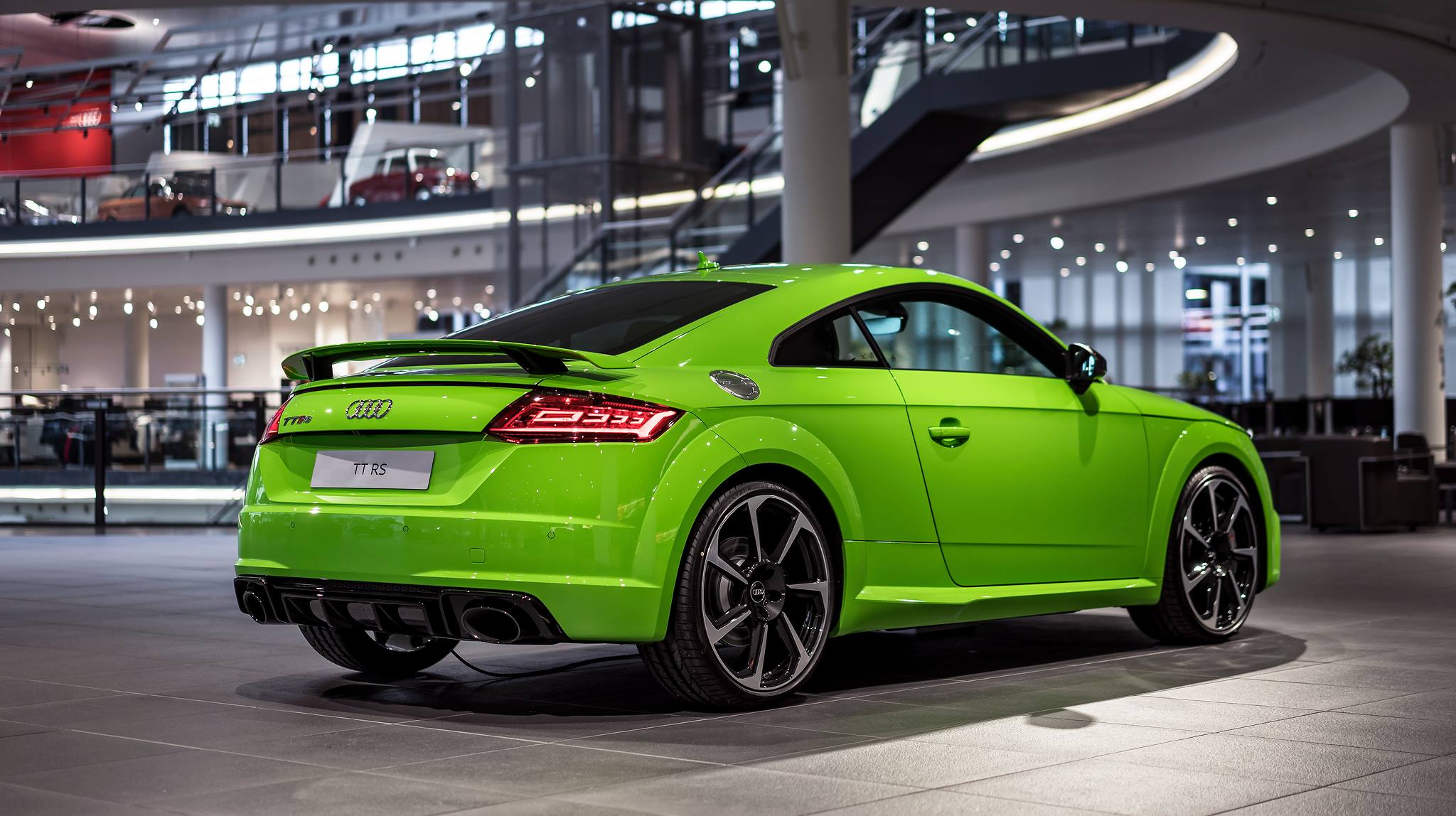 2017-audi-tt-rs-in-lime-green-looks-like-a-tiny-exotic-car_5