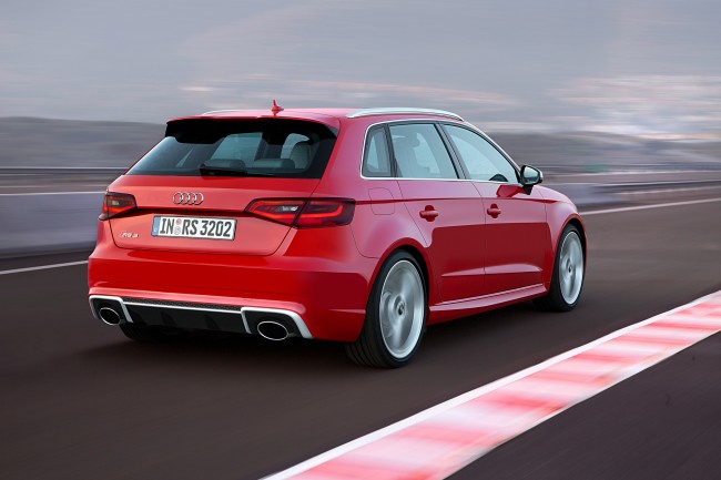 nuova-2015-audi-rs-3-sportback-foto-video-e-prezzi_2-jpg_650